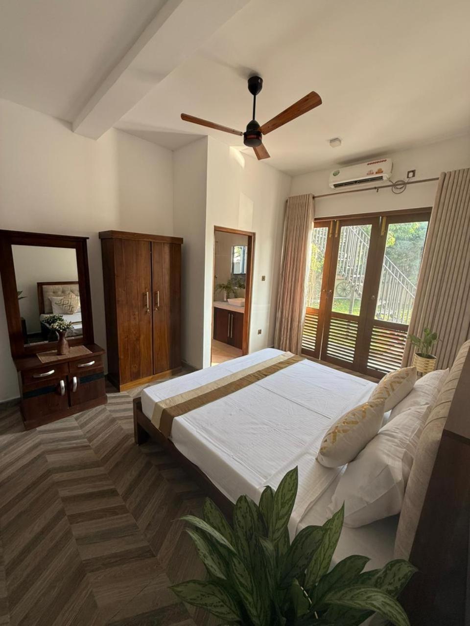 The Villa Kalbashi Kotte - Luxury Stay With Swimming Pool Sri Jayewardenepura Kotte Exterior photo